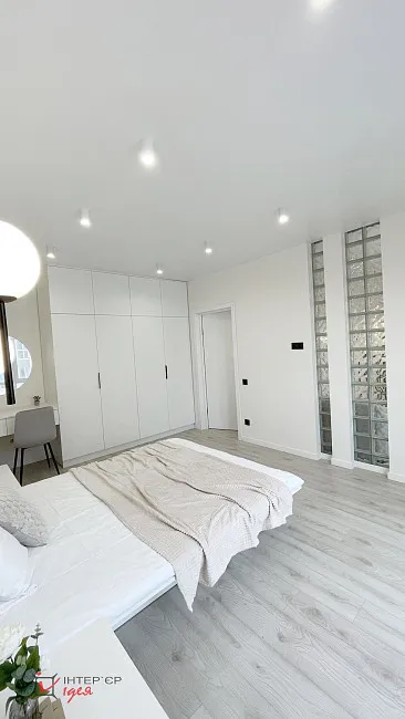 Стильна сучасна квартира площею 41 м²